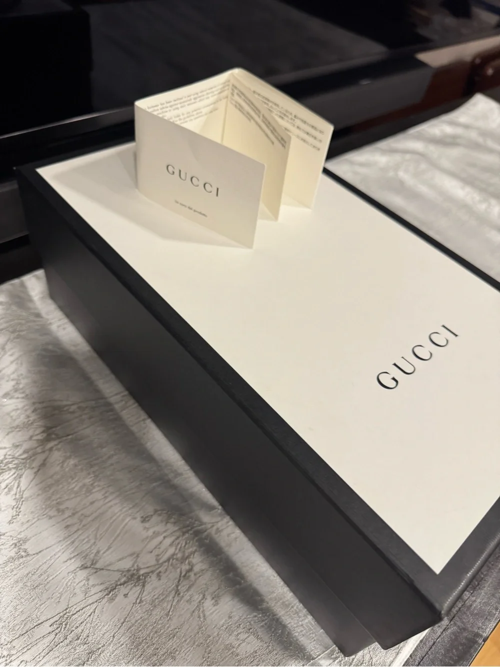 Authentic Gucci Beige GG Supreme Slip-On Loafers with Tiger Motif. Box&shoe bags